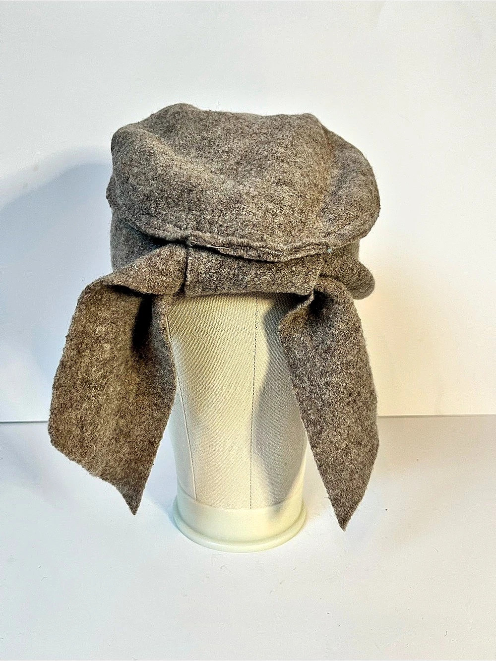 Brown Tie Hat in wool